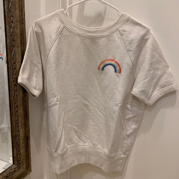 Gap shortsleeve sweatshirt with rainbow - Picture 1 of 3